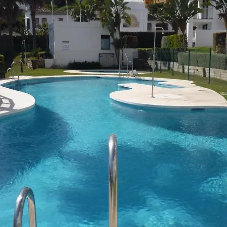 Апартаменты Seafront Apt Paloma Манилва